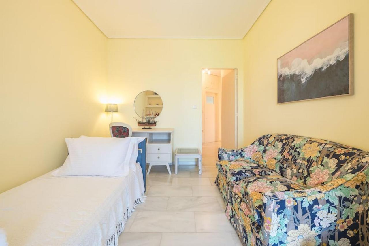 Central 3Br Apartment Next To Panormou Metro! Athen Eksteriør bilde