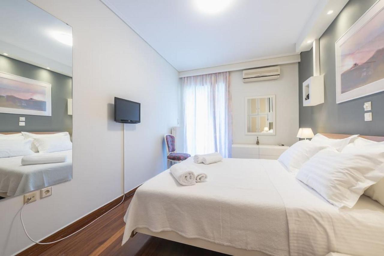 Central 3Br Apartment Next To Panormou Metro! Athen Eksteriør bilde